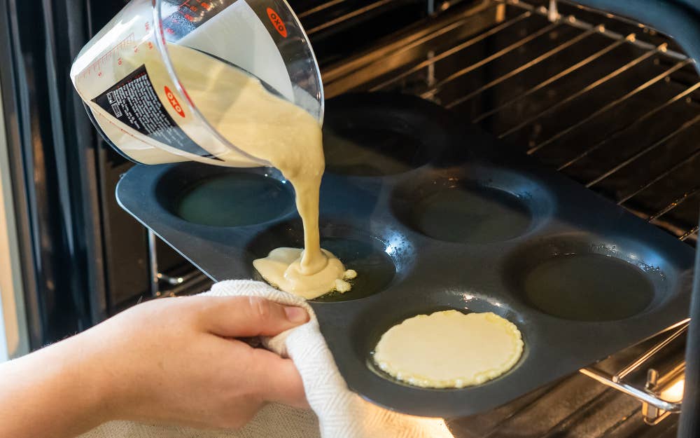samuel groves – wholesale Baking dish – Mermaid Hard Anodised 6 Hole Yorkhire Pudding Tray3