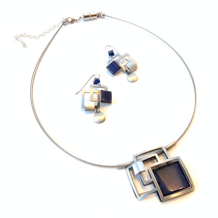 Christophe Poly / Crono Design - Vente Parures de bijoux - ENSEMBLES Préemballés (DFY1) - 6xColliers17'' & Ensembles d'Oreilles & Présentoirs Gratuits14