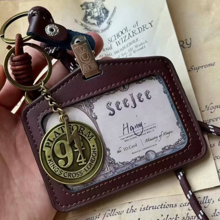 Brown Magic Harry Potter Picture Holder Platform Keychain DP25E937 for wholesale on Faire2