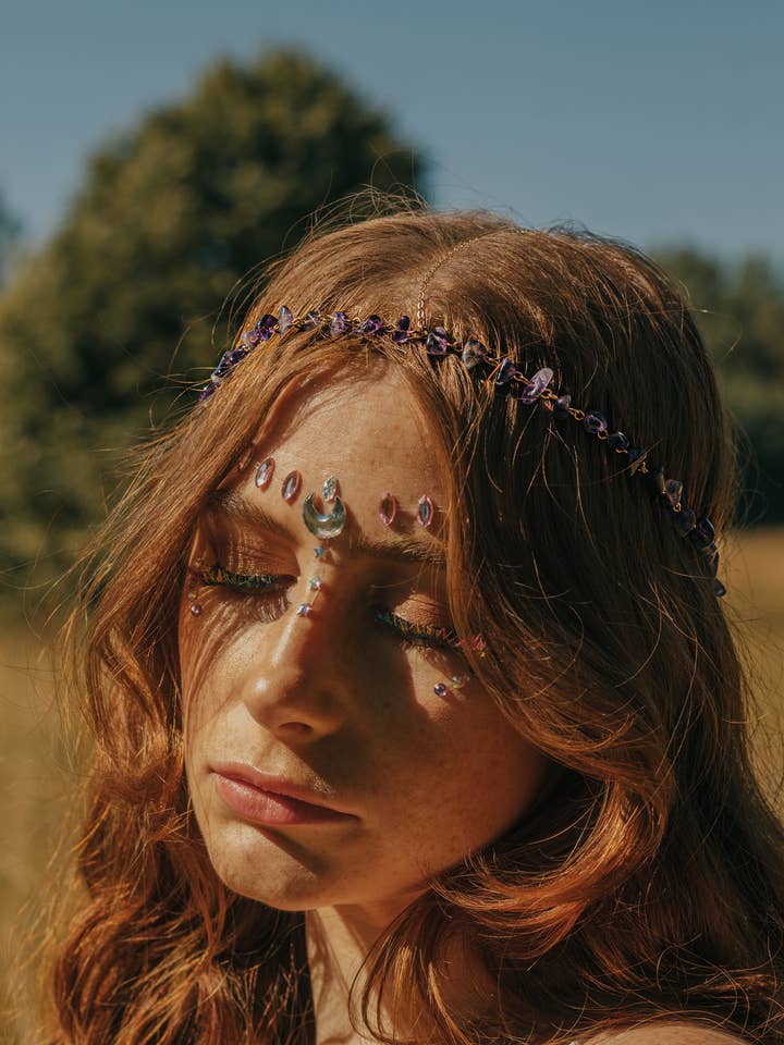 Kopfbedeckung mit Amethyst-Kristall für den Großhandel von Xander Kostroma