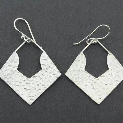 Makers & Providers - Wholesale Dangle earrings - Flynn Earring0