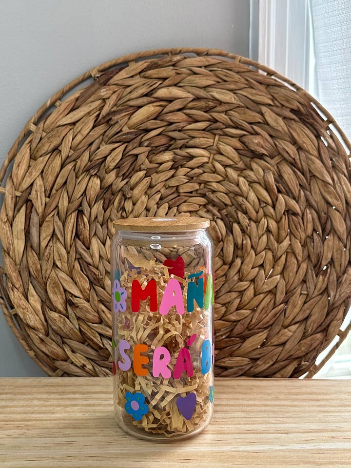 Tasse en verre Mañana Será Bonito pour la vente par Gia Design Co