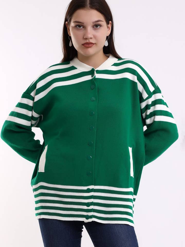 CARDIGAN IN MAGLIA STILE COLLEGE per la vendita all'ingrosso da parte di Cloth Cube