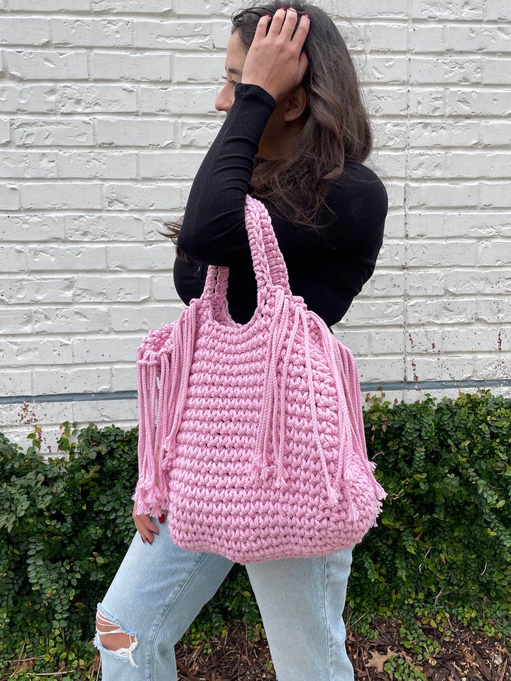 M2337 Gracie Macrame Satchel w/ Fringe
for wholesale by Jen & Co.