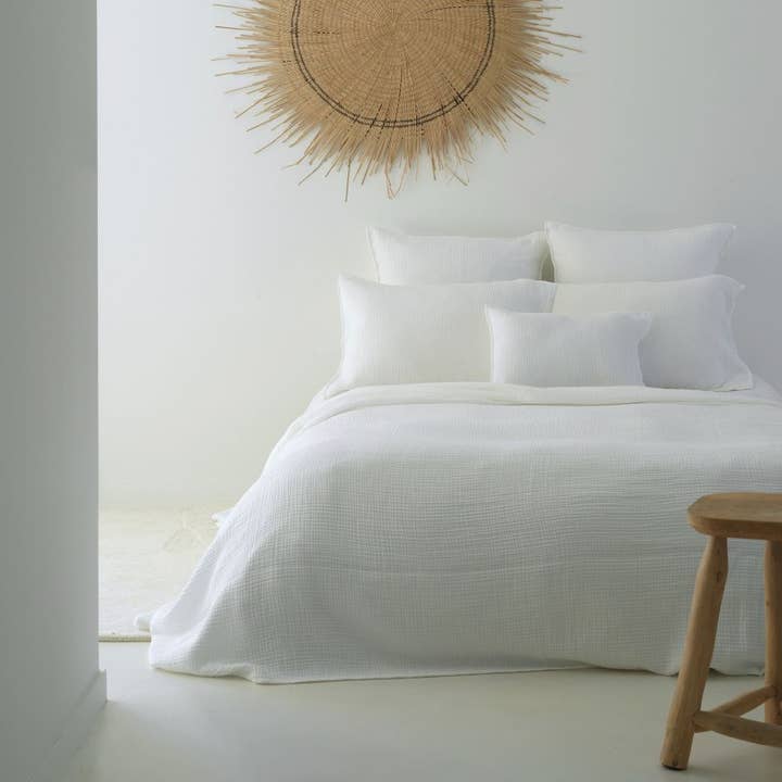 Marseille bedspread in white cotton gauze for wholesale by Maison d'été