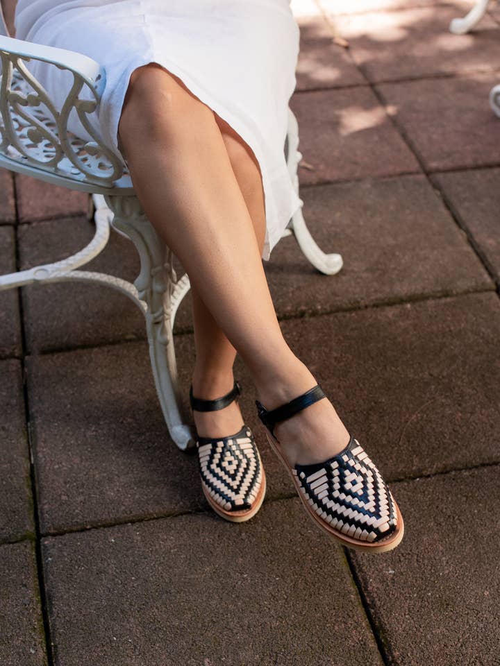 MyMexicanHome - Wholesale Sandals - Women's - Handmade Leather Huarache Sandals for Women | DATTELN