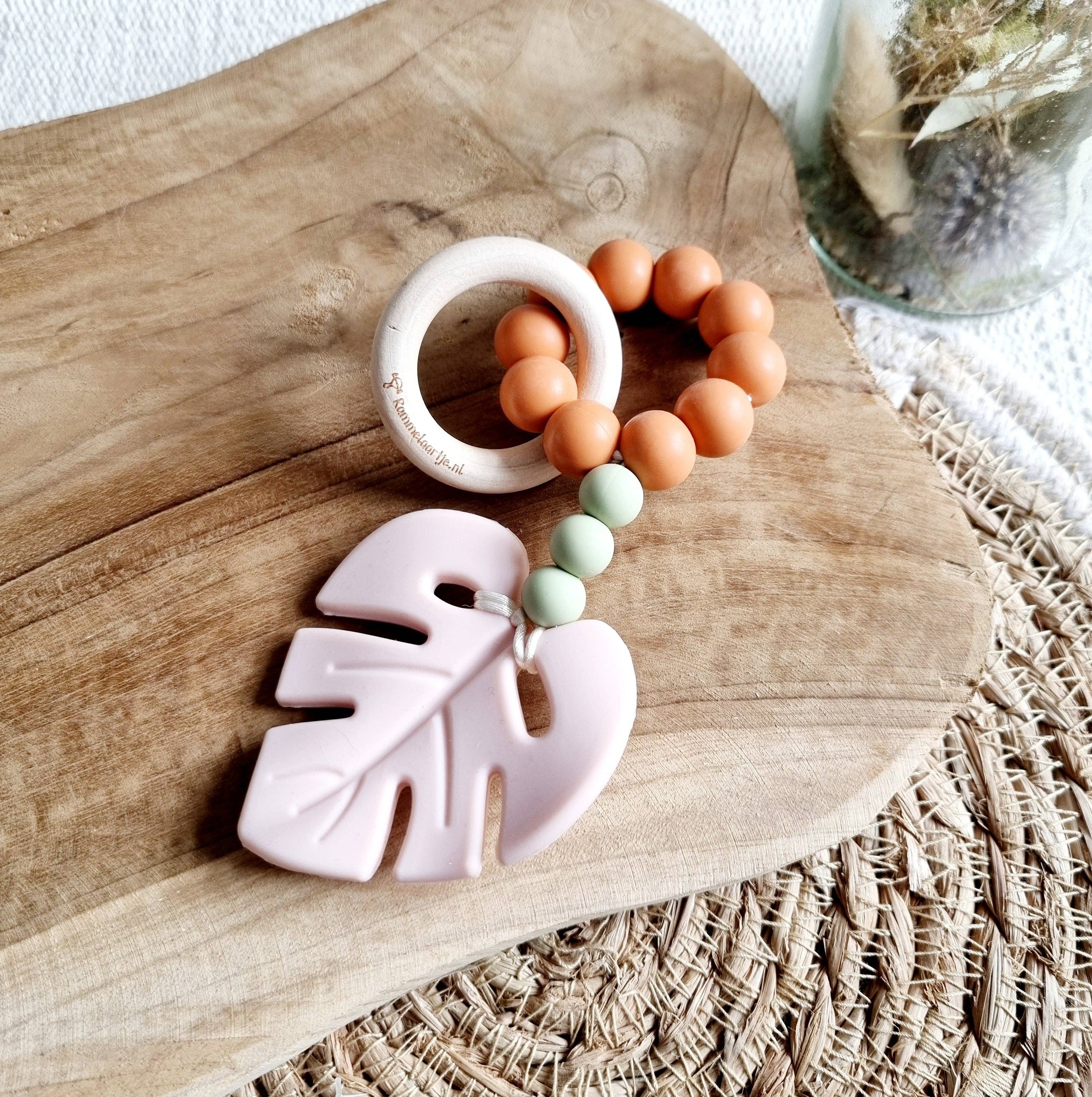 Rammelaartje - Wholesale Teether (Not Clip-On) - Baby - Handmade Leaf Teether - Nude/Cognac/Soft Green