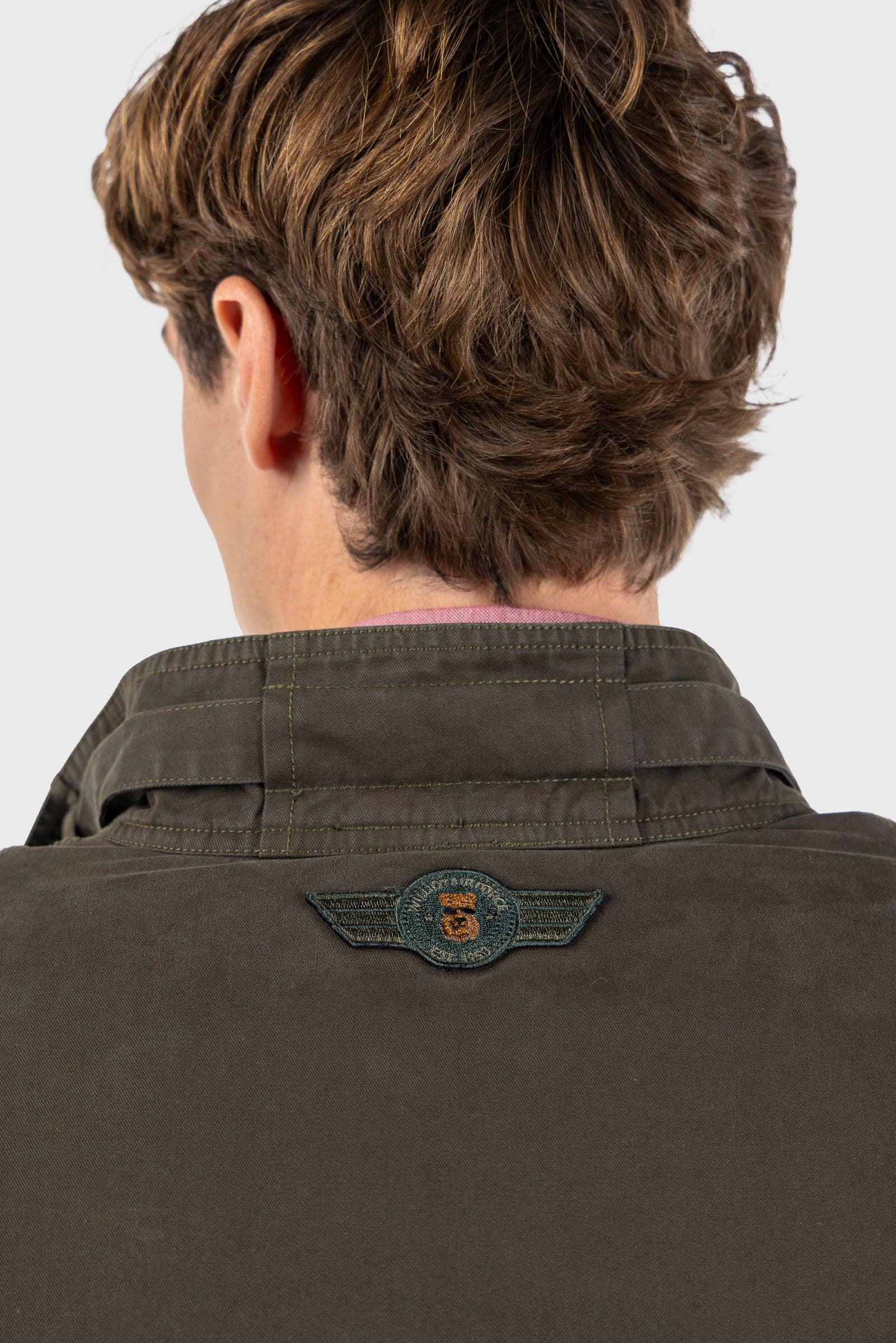 williot – Großhandel Jacke - Herren – Saharan-Jacke mit khakifarbenen Aufnähern7