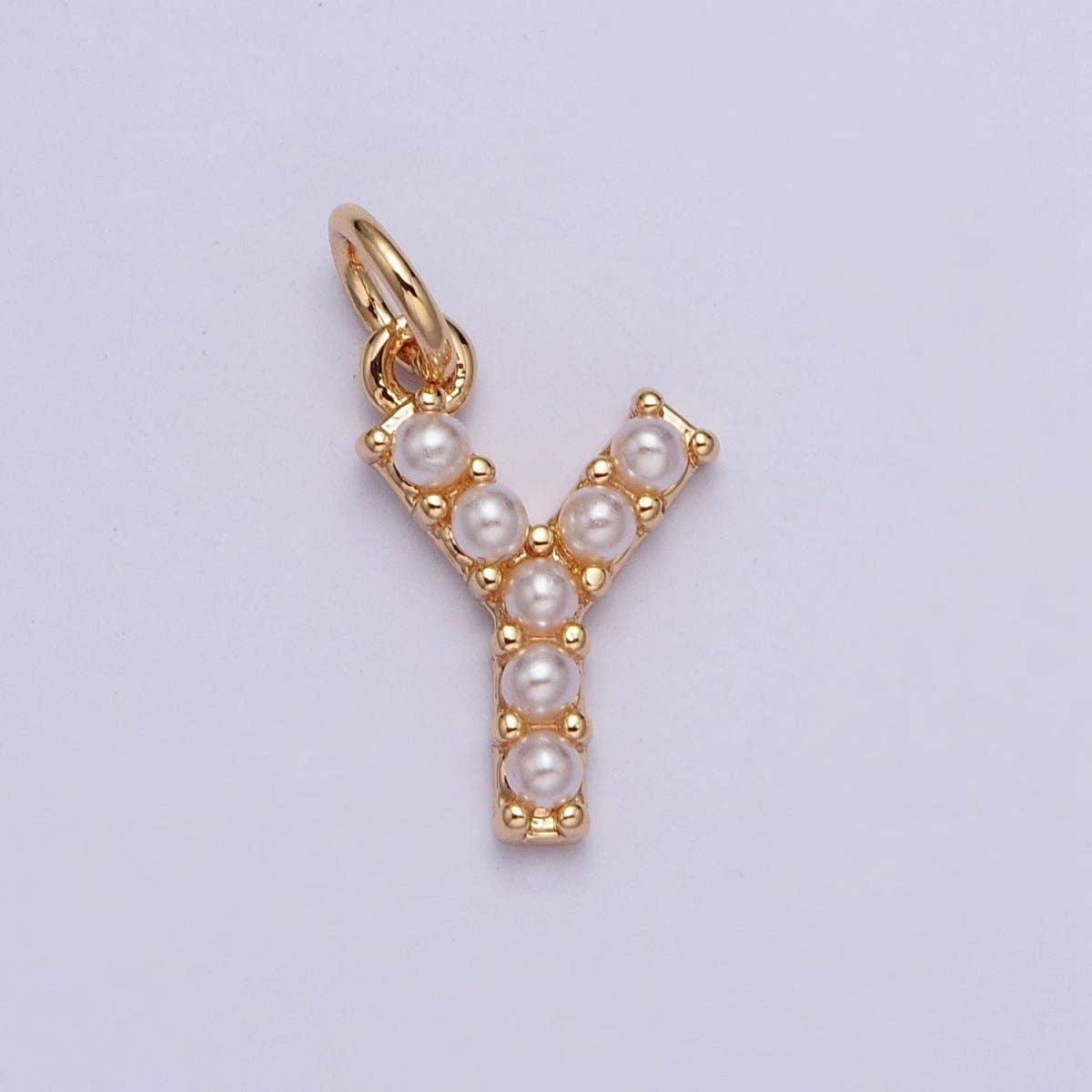 Aim Eternal - Venta al por mayor Abalorios/colgantes individuales - Mini Abecedario Colgante de Perla Encanto Inicial de Perla Pequeña Colgante Relleno de Oro de 16K para Joyería Personalizada | A-313-A-32524