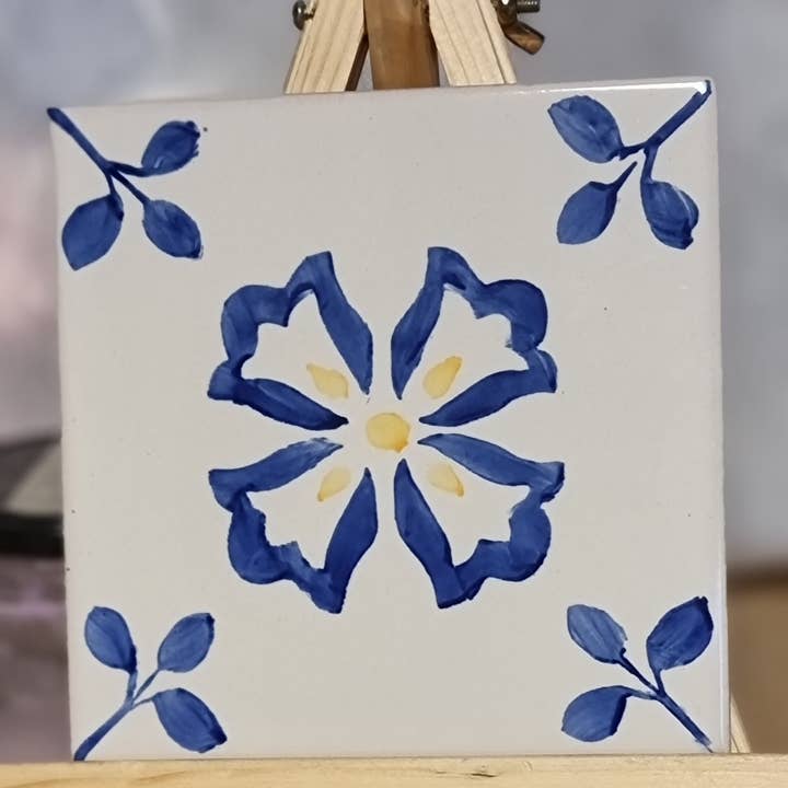 Azulejos pintados a mano: posavasos y soportes para macetas - Morning Dew para venta al por mayor de Hazbruk Ceramics