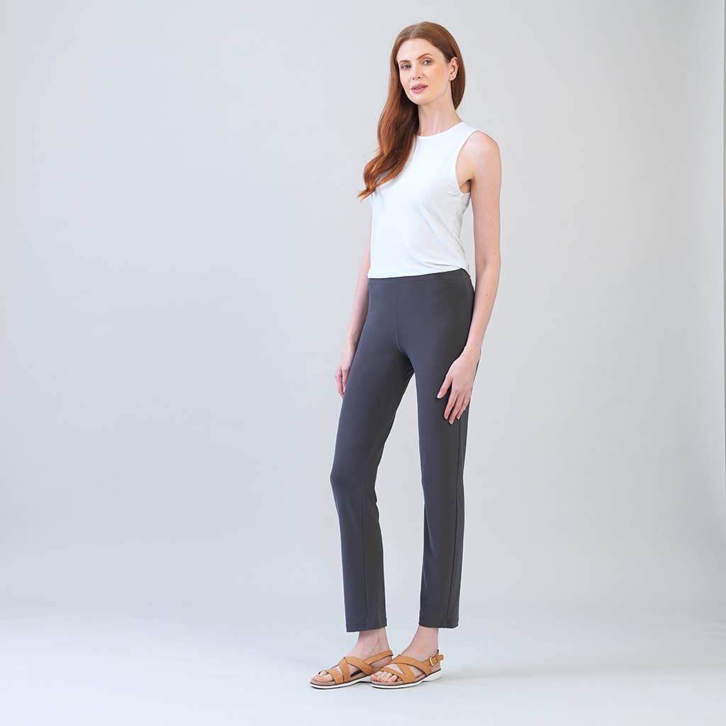 Clara Sunwoo - Wholesale Broek - Dames - 3PT - Kenmerkende broek met rechte pijpen13