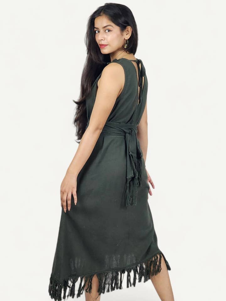 Vestido de algodón orgánico con flecos de color verde bosque (espalda abierta) para venta al por mayor de Sacred Ceremony