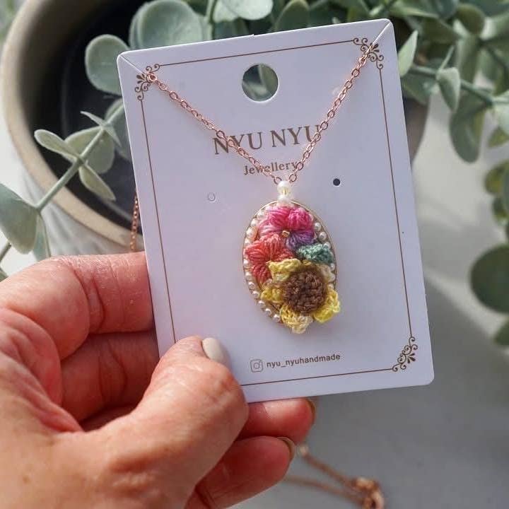 Crochet Sunflower Pearl Necklace 14k Gold Jewelry for wholesale by NYU NYU jewellery