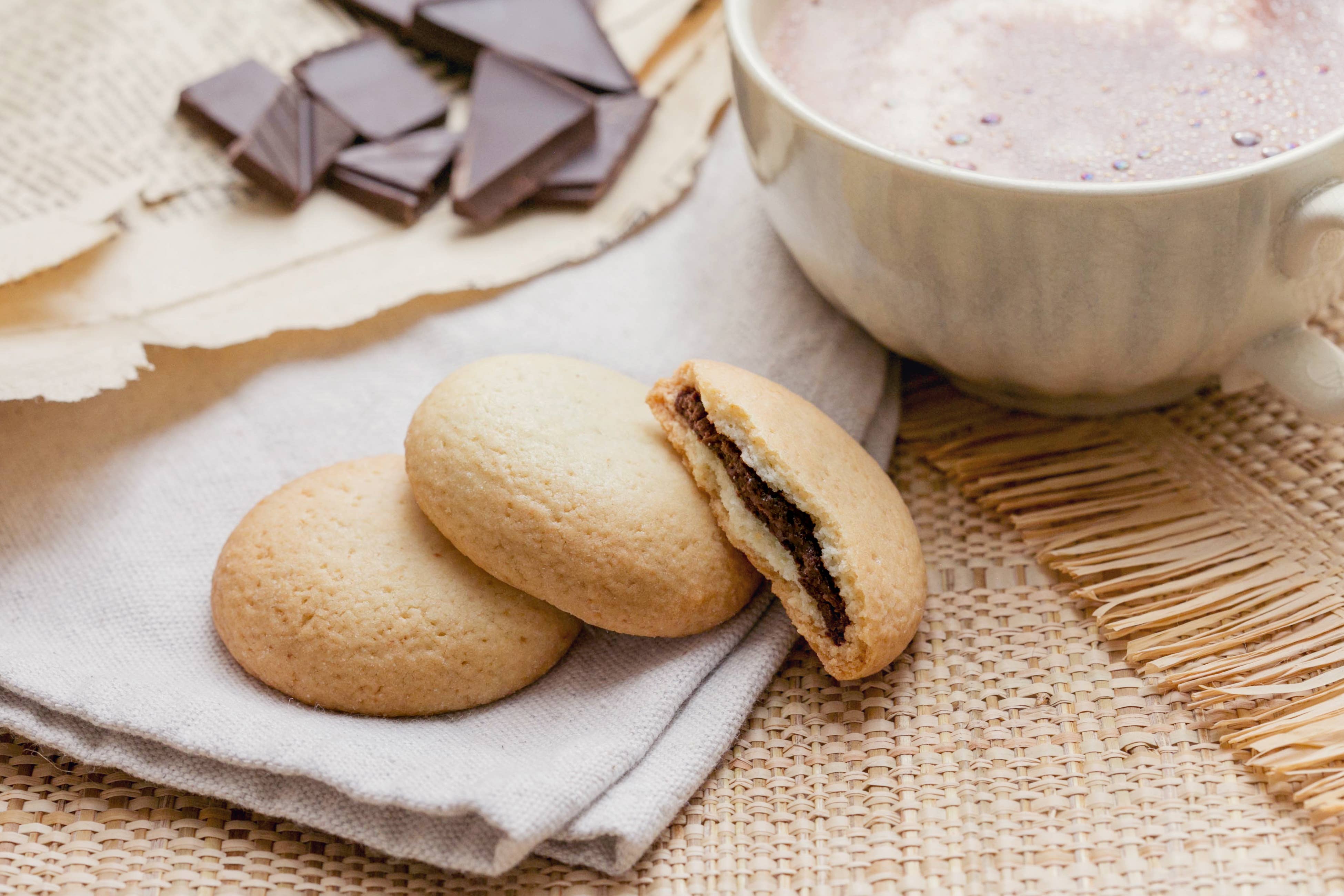 Lou Goustetto - Vendita all'ingrosso Biscotti - Biscotto biologico in confezione da 3 kg - Cuore al cioccolato e nocciola2