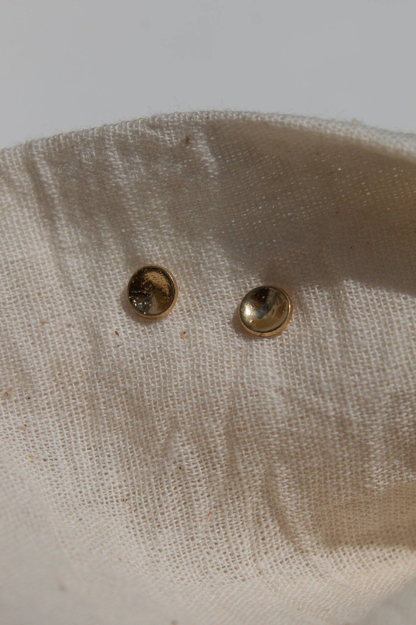 YEWŌ Collective - Venta al por mayor Pendientes de botón/aretes de poste - Pendientes Mwana4