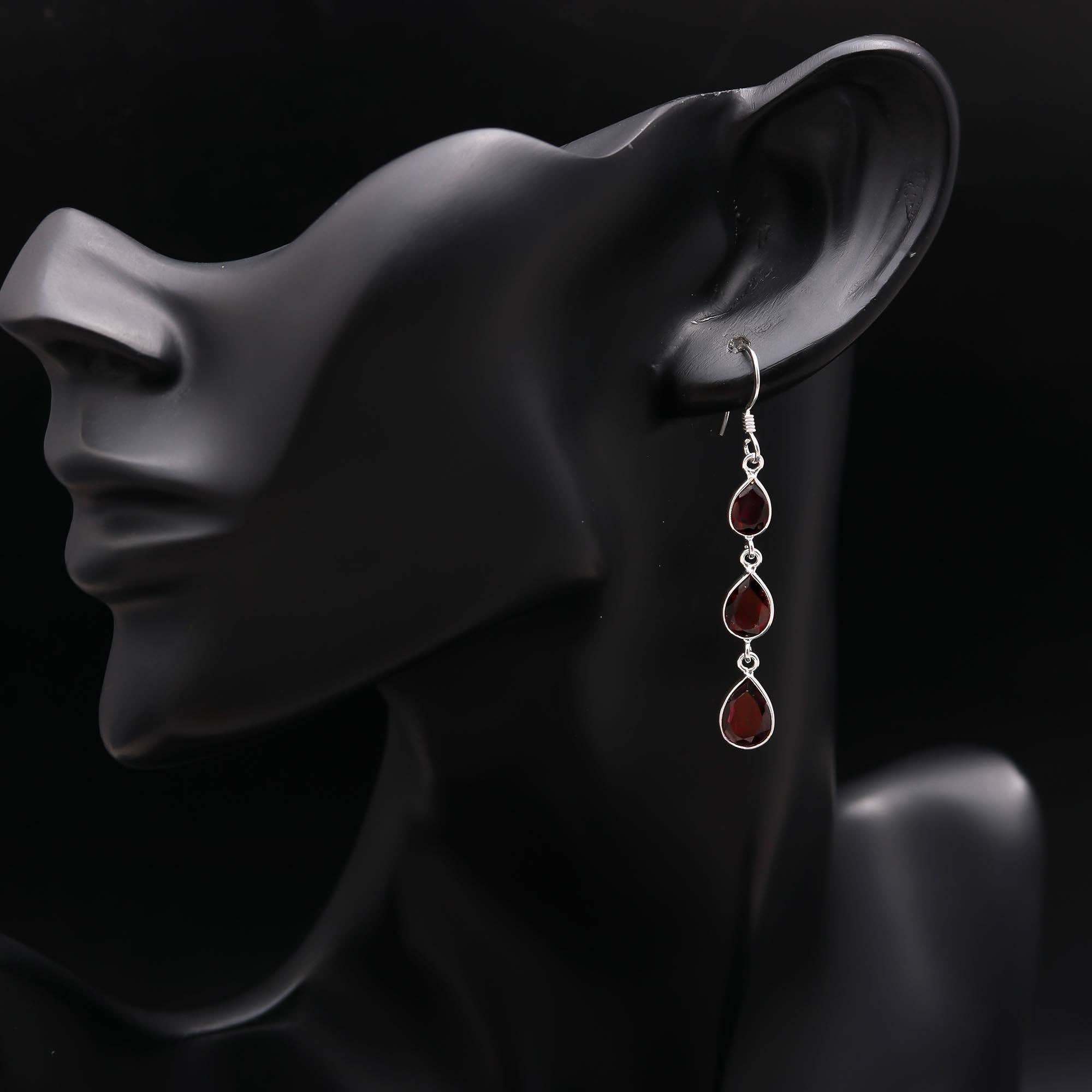 AG 925 JEWELLERY - Vendita all'ingrosso Orecchini pendenti - Orecchini pendenti con granato rosso in argento sterling 9252