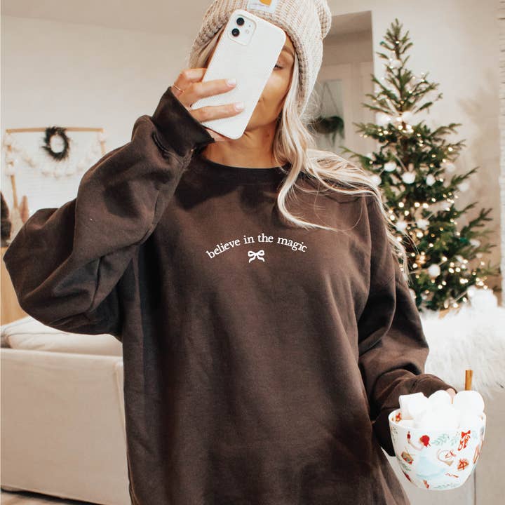 P E T I T R U E - Wholesale Graphic Sweatshirt - Women's - Embroidered Christmas Sweatshirt Holiday Crewneck Bow5