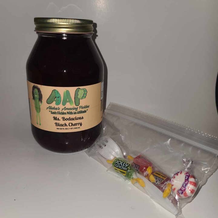 Frau Bodacious Black Cherry Pickles für den Großhandel von Aliska's Amazing Pickles