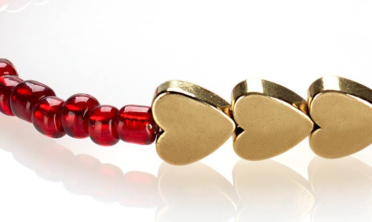 Low Tide Island Design – Großhandel Perlenarmband – Herz Messing-Triplets auf Rubinglas1