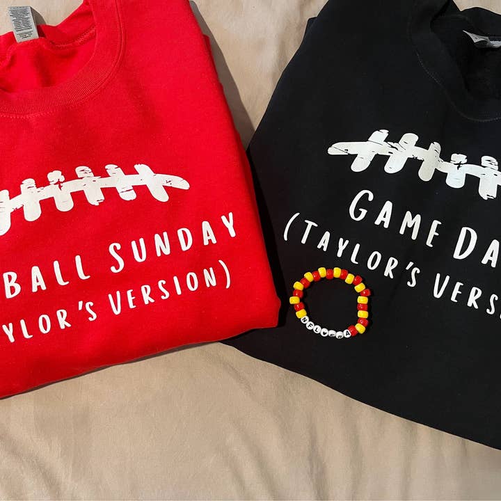 Dimanche de football, jour de match, Taylor Swift Crewneck pour la vente par The Crafty Tee