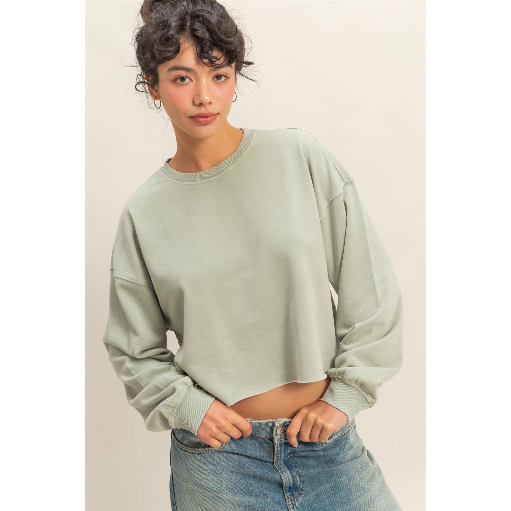 HYFVE - Wholesale Sweatshirt - Women's - Cropped Crewneck Sweatshirt With Oversized Sleeves6