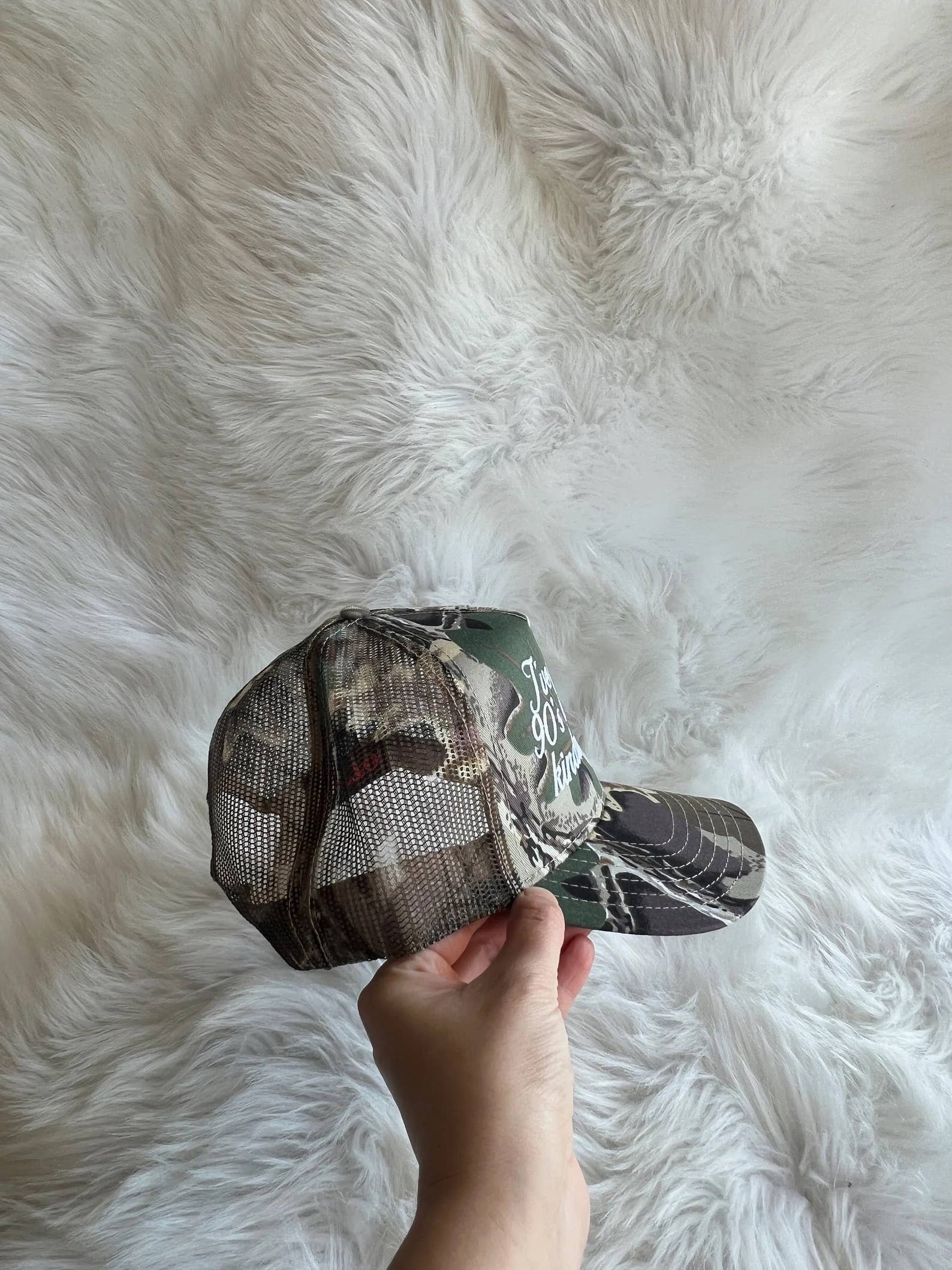 Wilder Made - Vente Casquette de camionneur – femme - Casquette Trucker en toile « 90's Country Kinda Heart »7