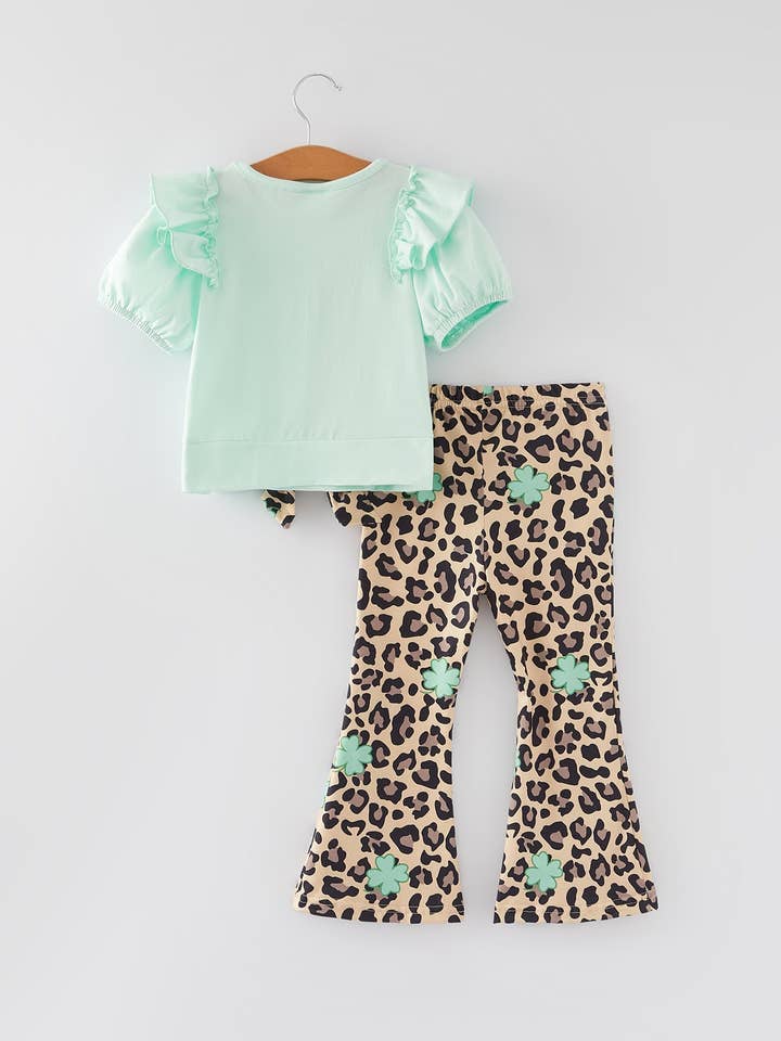 Rylee Faith Designs - Vente Ensemble haut et pantalon – enfant - Ensemble de tenue pour filles avec impression de lettres léopard et trèfle de la Saint-Patrick1