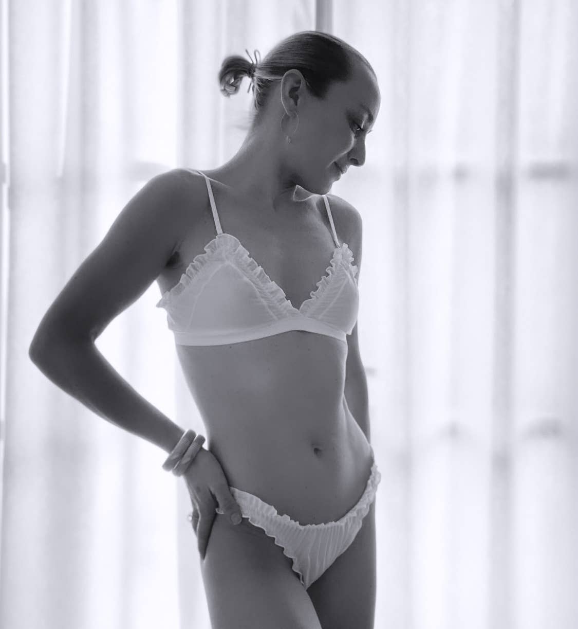 L'Atelier Bliss - Wholesale Lingerie Set - Women's - Organic cotton frilly set1