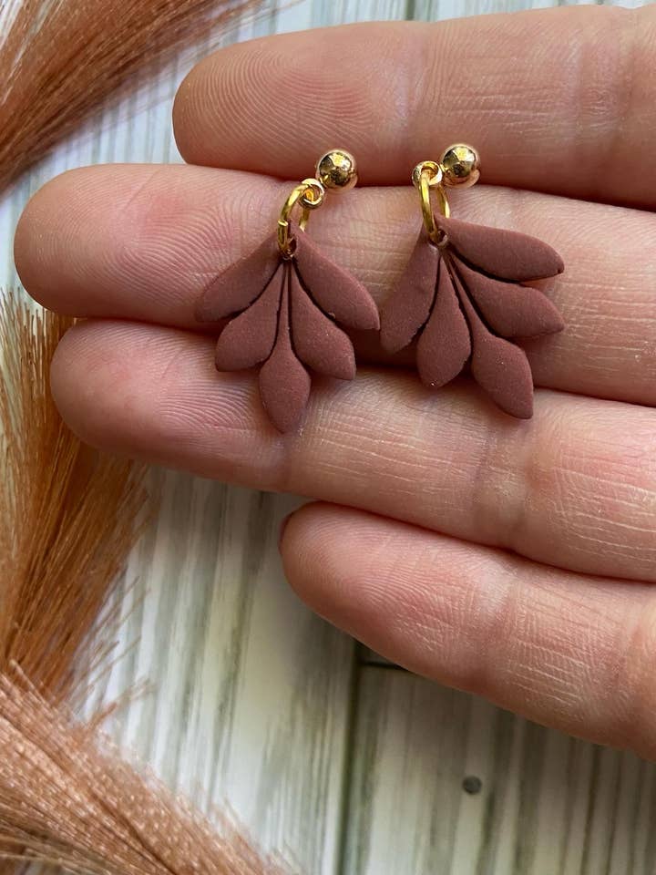 Mini leaf earring for wholesale by FS Bennett Design