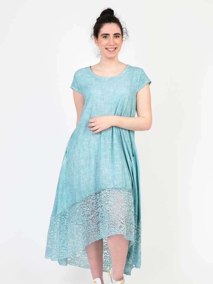 Robe avec dentelle grande taille (C8016&TURQUOISE) pour la vente par Pomme Rouge Paris