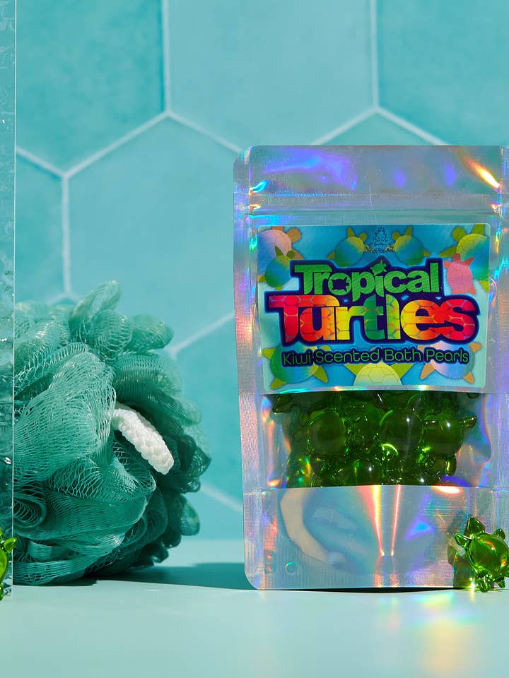 Tropical Turtles – 15 kiwi-doftande badpärlor formade som sköldpaddor för wholesale av Bare Boutique