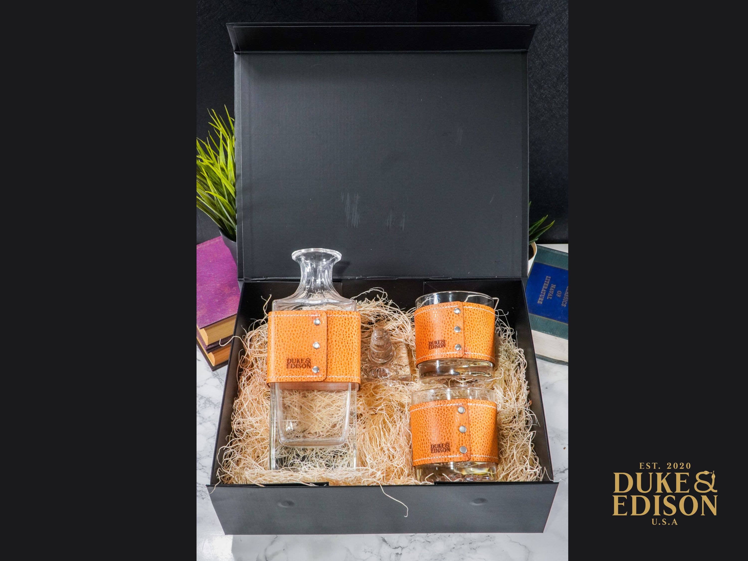 Duke and Edison - Wholesale Decanter - Italian Leather Whiskey Decanter Gift Set - Whiskey Brown4
