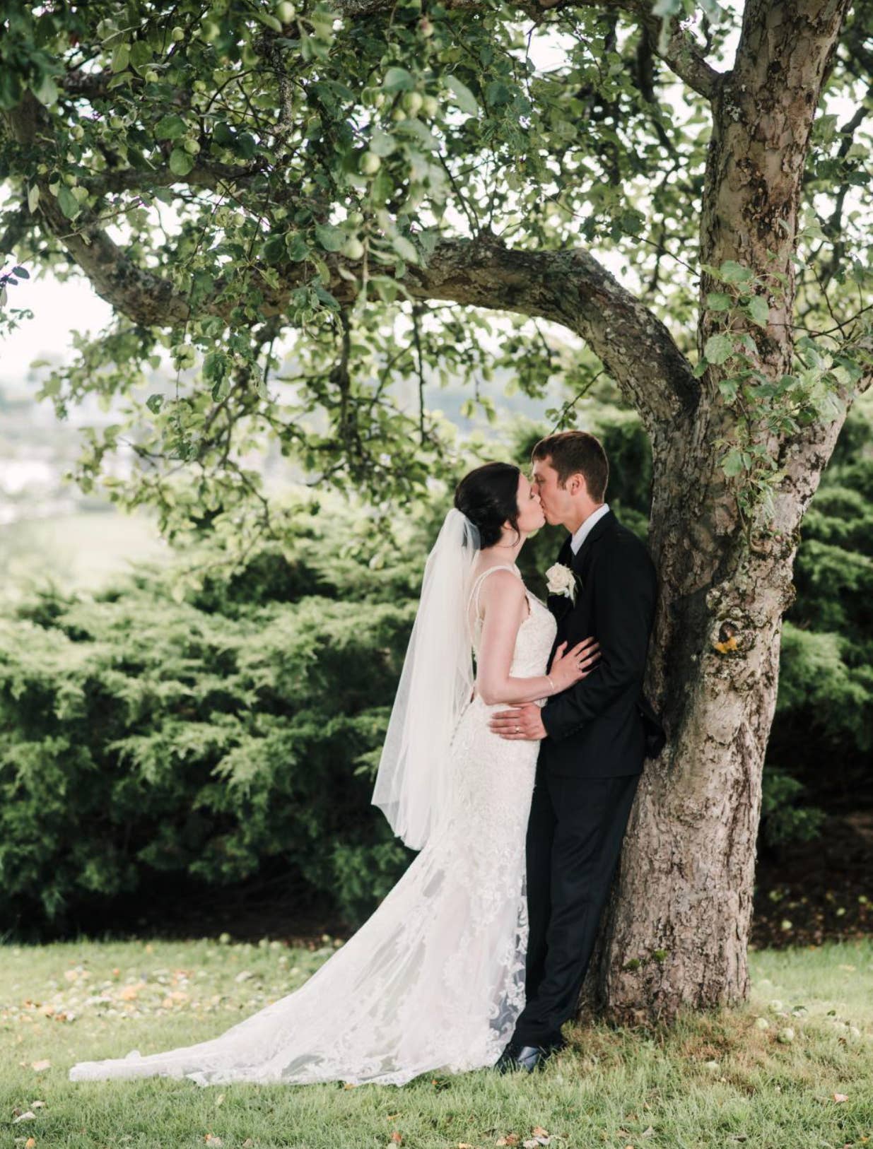 Ruffled Rose Veils - Wholesale Veil - Women's - Soft Fingertip Veil (40 inches)4