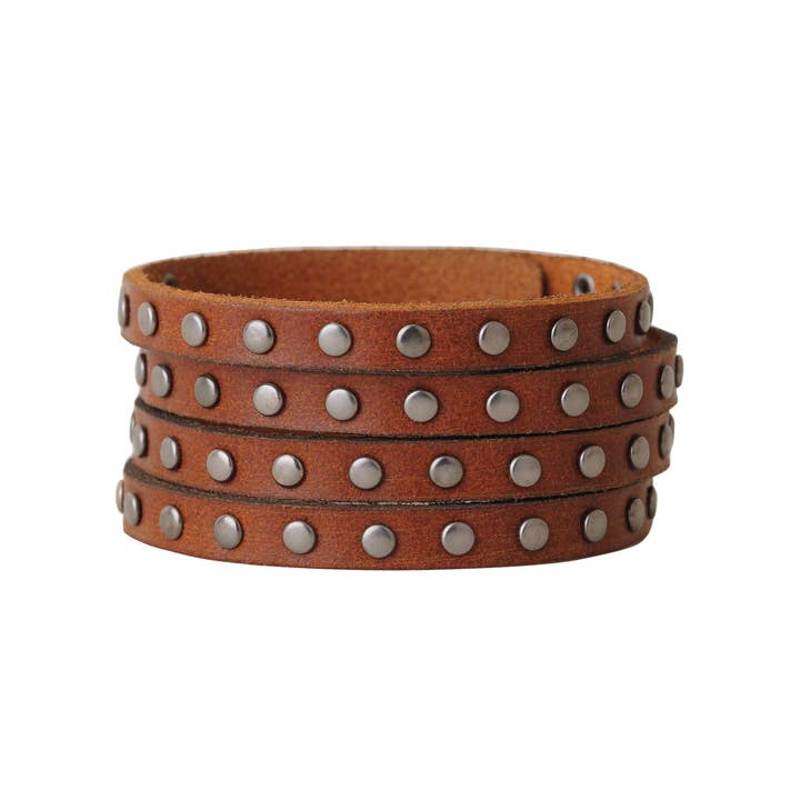 Poignets cloutés pour la vente par Most Wanted USA