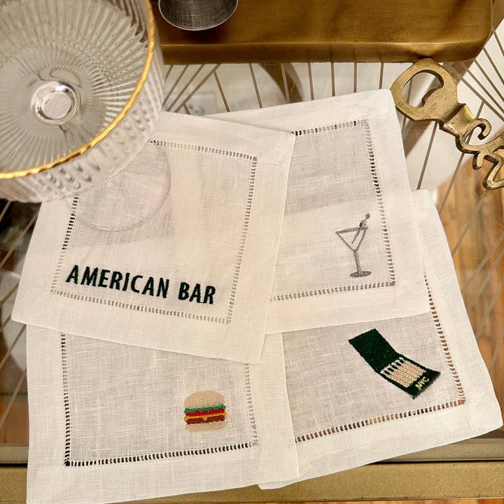 Winston & Waverly – Engroshandel Middags- og stofserviet – Amerikansk Bar Broderede Cocktailservietter Sæt med 4