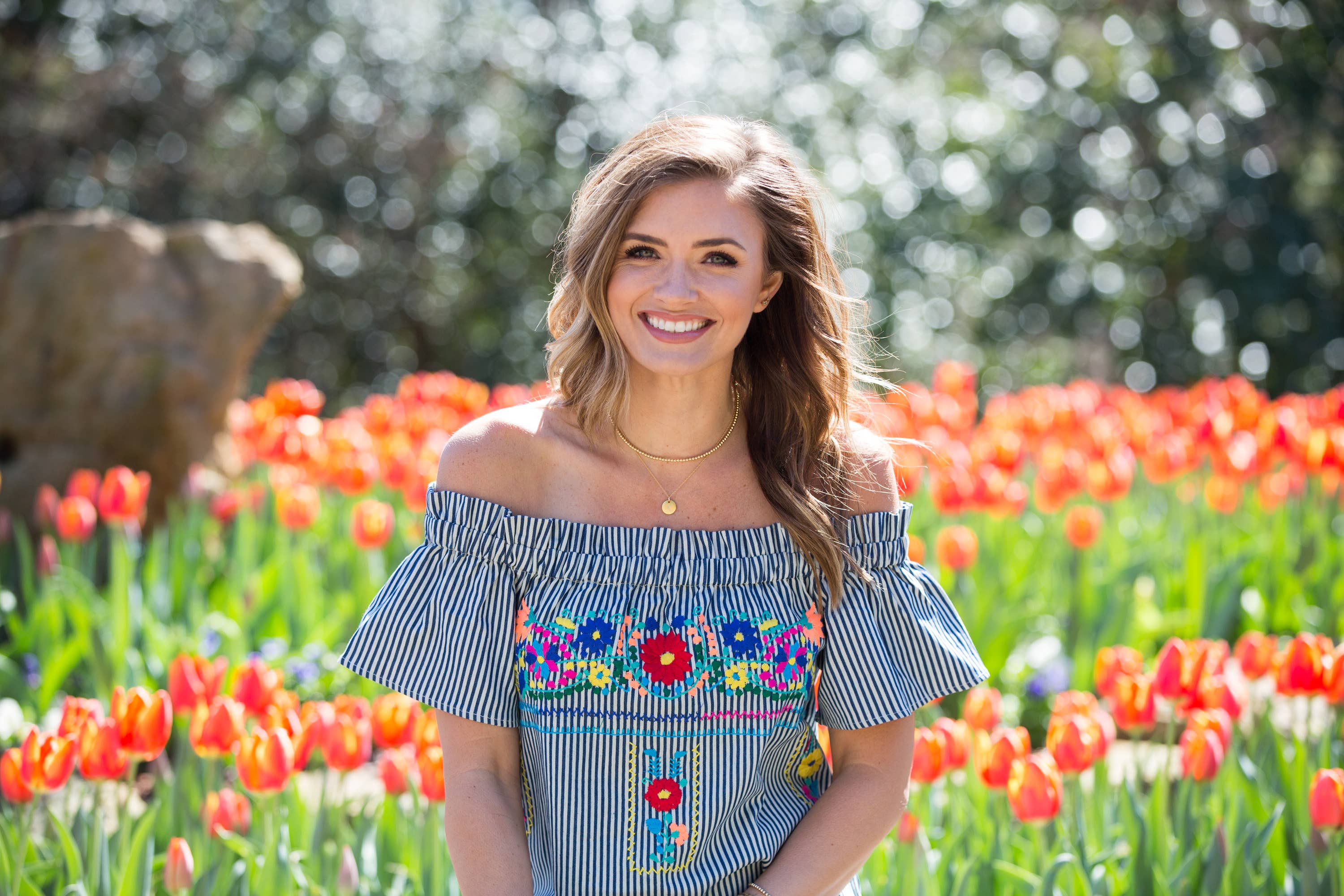 Golden Thread - Wholesale Pendant/Charm Necklace - Antique Small Disc Necklace1