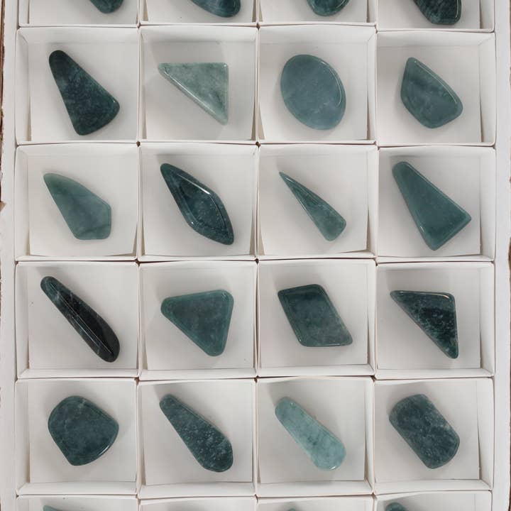 Mi Esperanza Minerals - Wholesale Spiritual Stone/Crystal - Jadeite Flat Set of 242