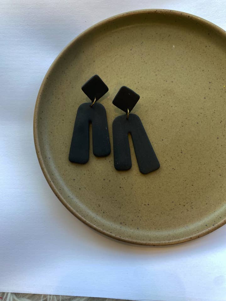 Boucles d'oreilles pendantes Nola Funky Statement pour la vente par Moon And Back Jewels