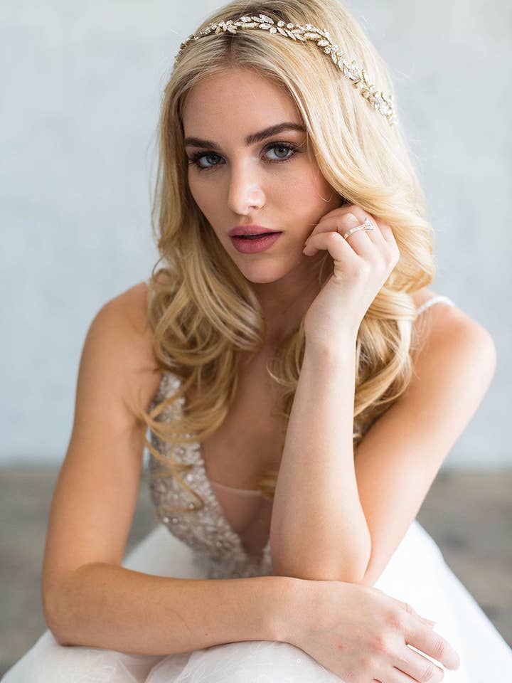 NIKOLA HALO voor wholesale door Brides & Hairpins