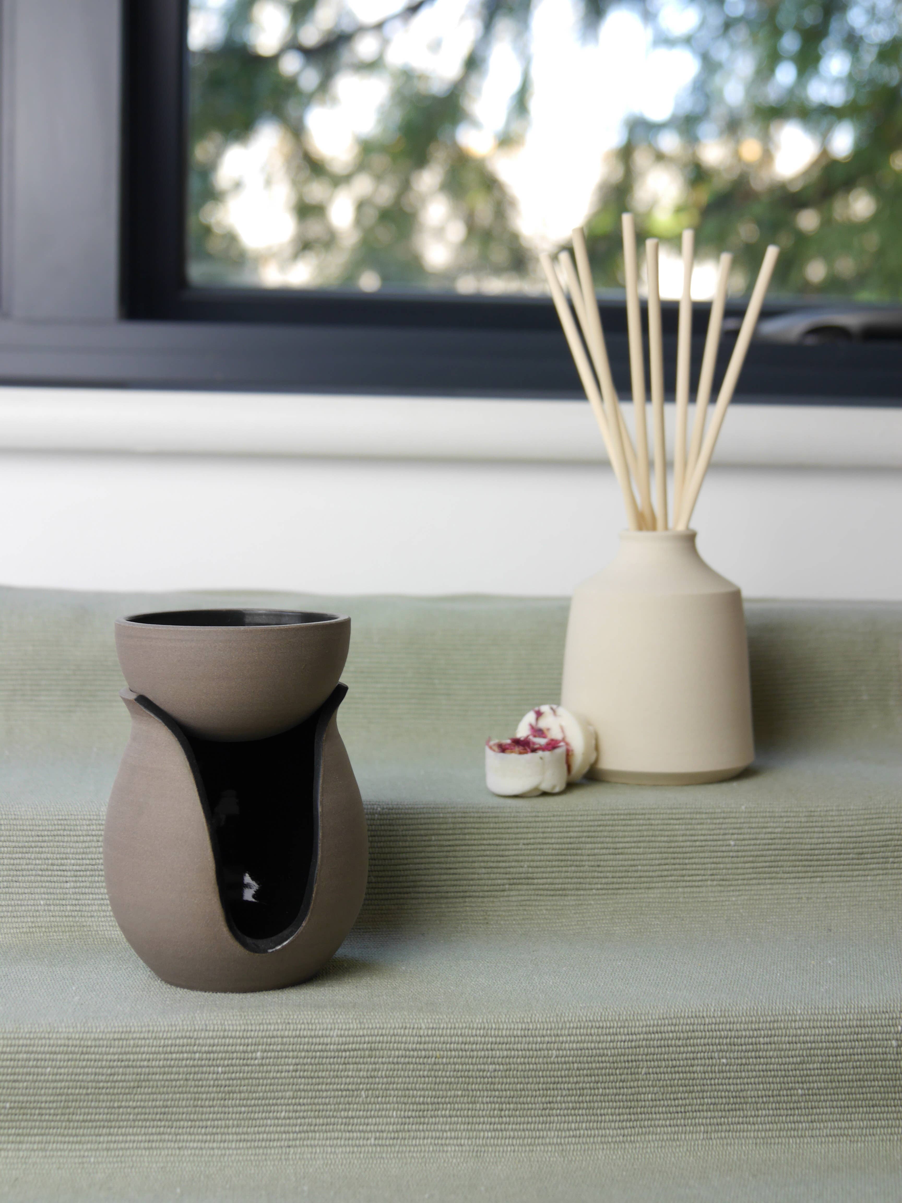 Throw to fire – wholesale Fragrance warmer – Handmade, Ceramic Oil Burner / Wax Melt Burner - Gift-ready9