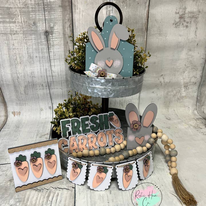 Kit primitivo per vassoio a livelli con carote fresche di Pasqua per la vendita all'ingrosso da parte di Rustic Home Co LLC