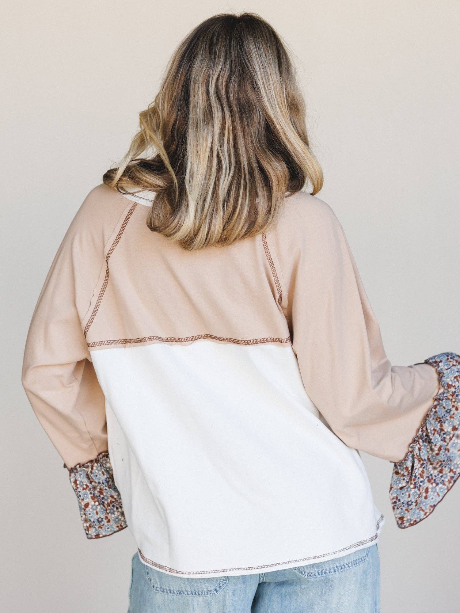 Taupe Haut Honey Bloom - Taupe Blanc Cassé en vente sur Faire0