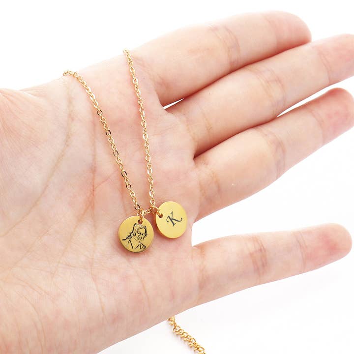 Anavia – wholesale Pendant/charm necklace – Personalized Picture Engraved Round Necklace Jewelry