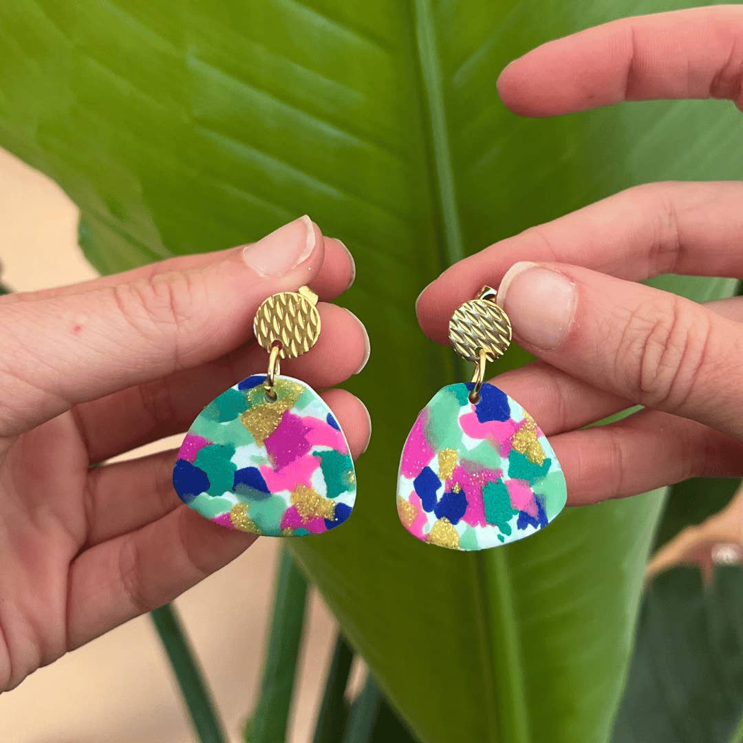 Couleurs cœur – Großhandel Ohrhänger – Cartagena ☀️- Blau/Fluo/Gold/Grün Terrazzo