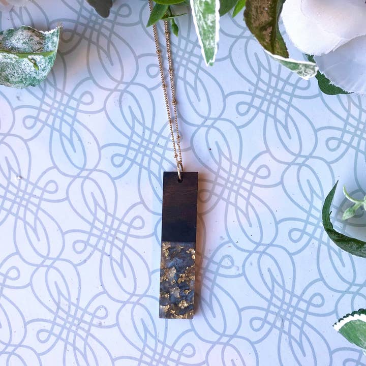 Halskette aus Holz und Harz für den Großhandel von Wonderfully Fashioned