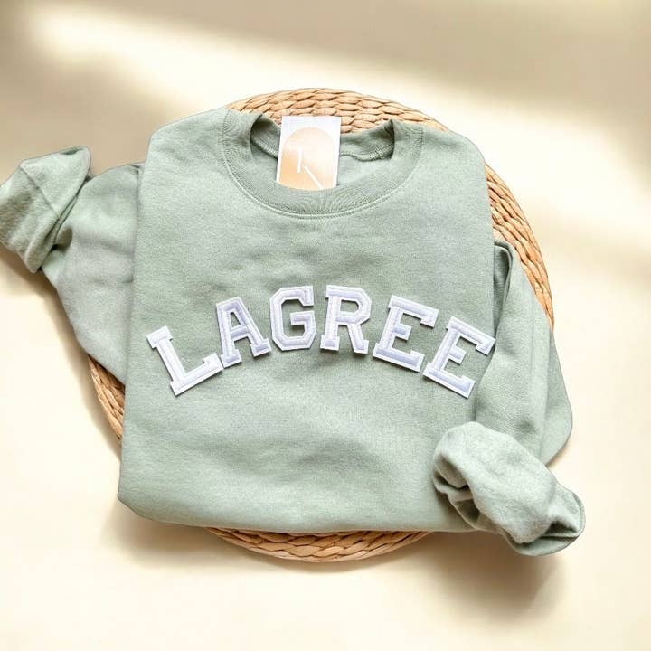 Lagree-tröja, Lagree-kläder för wholesale av Threads And Needles, INC.