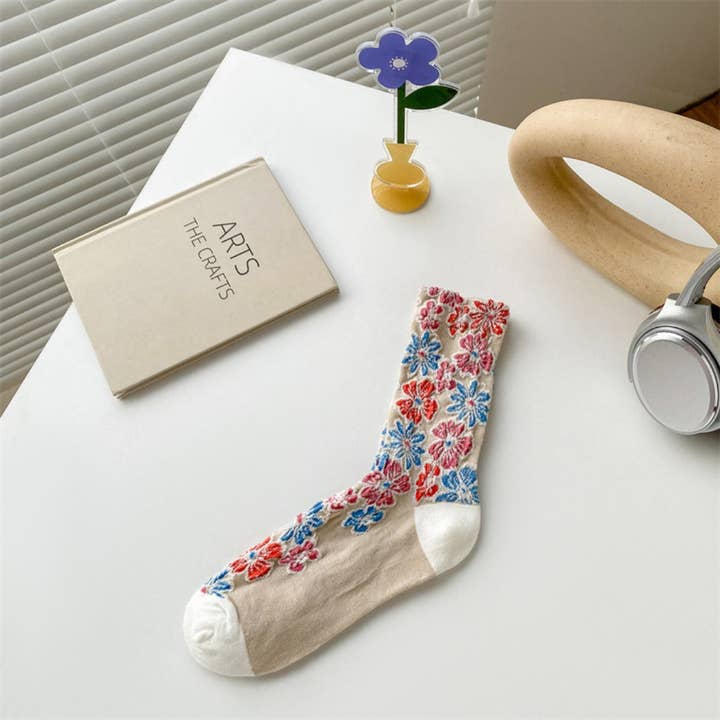 Funkyrel® Atzbranding Limited – wholesale Socks – Women's – Rufia - Royal Floral Pattern Wide-Cuff Socks