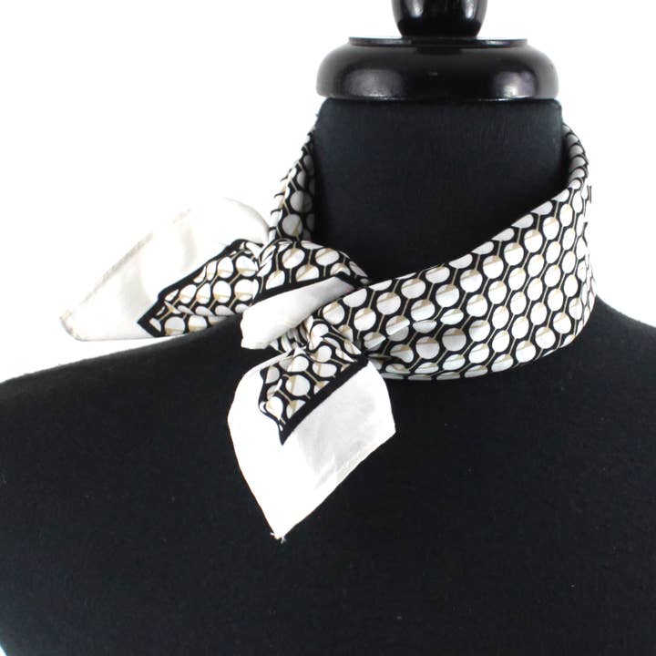 S25182 Écharpe carrée légère 100% coton pour la vente par Pretty Persuasions