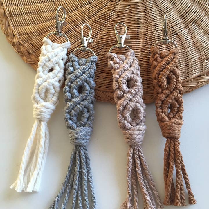 Ruby Moon Decor – Großhandel Schlüsselanhänger – Damen – Moderner Makramee-Schlüsselbund in 11 Farben erhältlich1