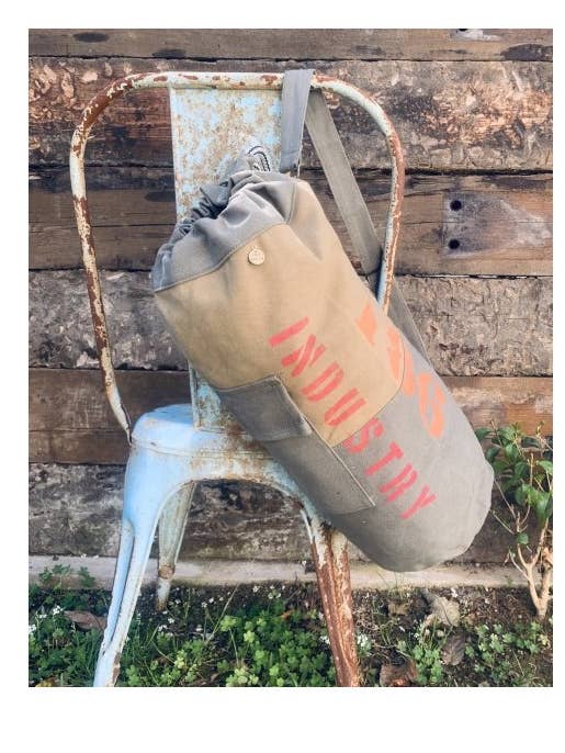 Rund Ryggsäck Av Återvunnet Militärtyg Duffel Dfg07 för wholesale av Casa Natura Design SL